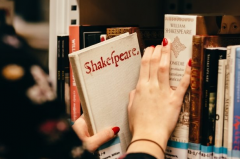 學做人做事看什麼書，這幾類都是非常不錯的